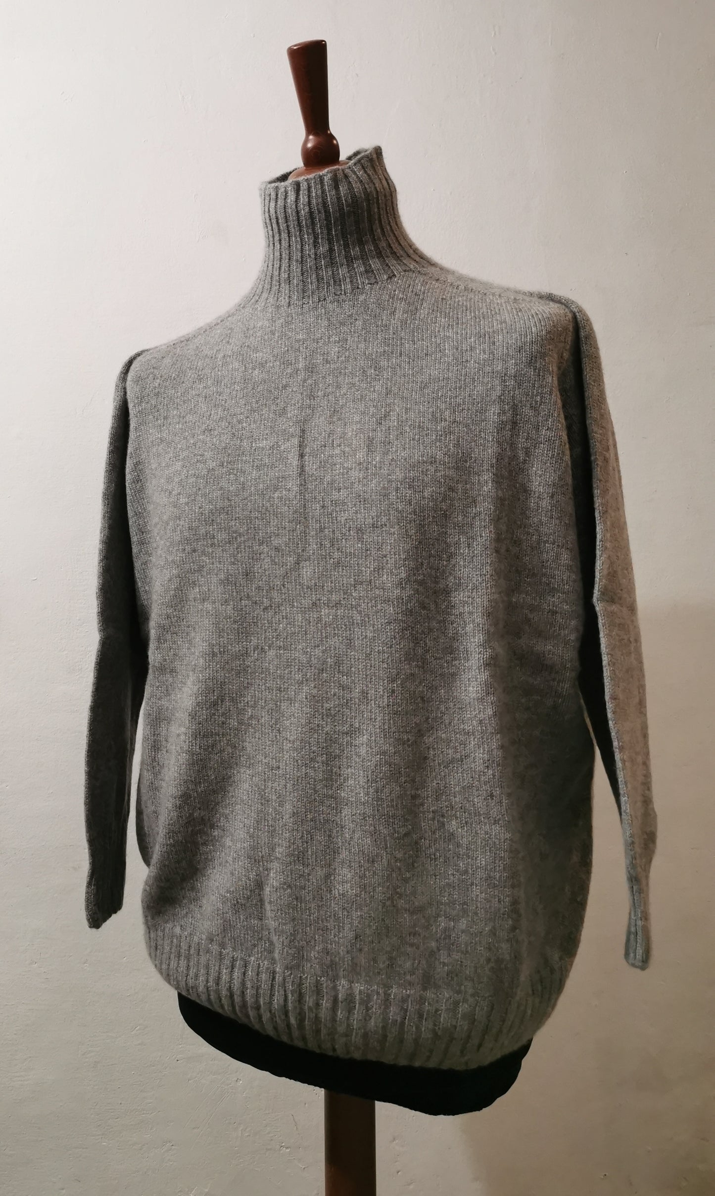 Maglia monotaglia lupetto